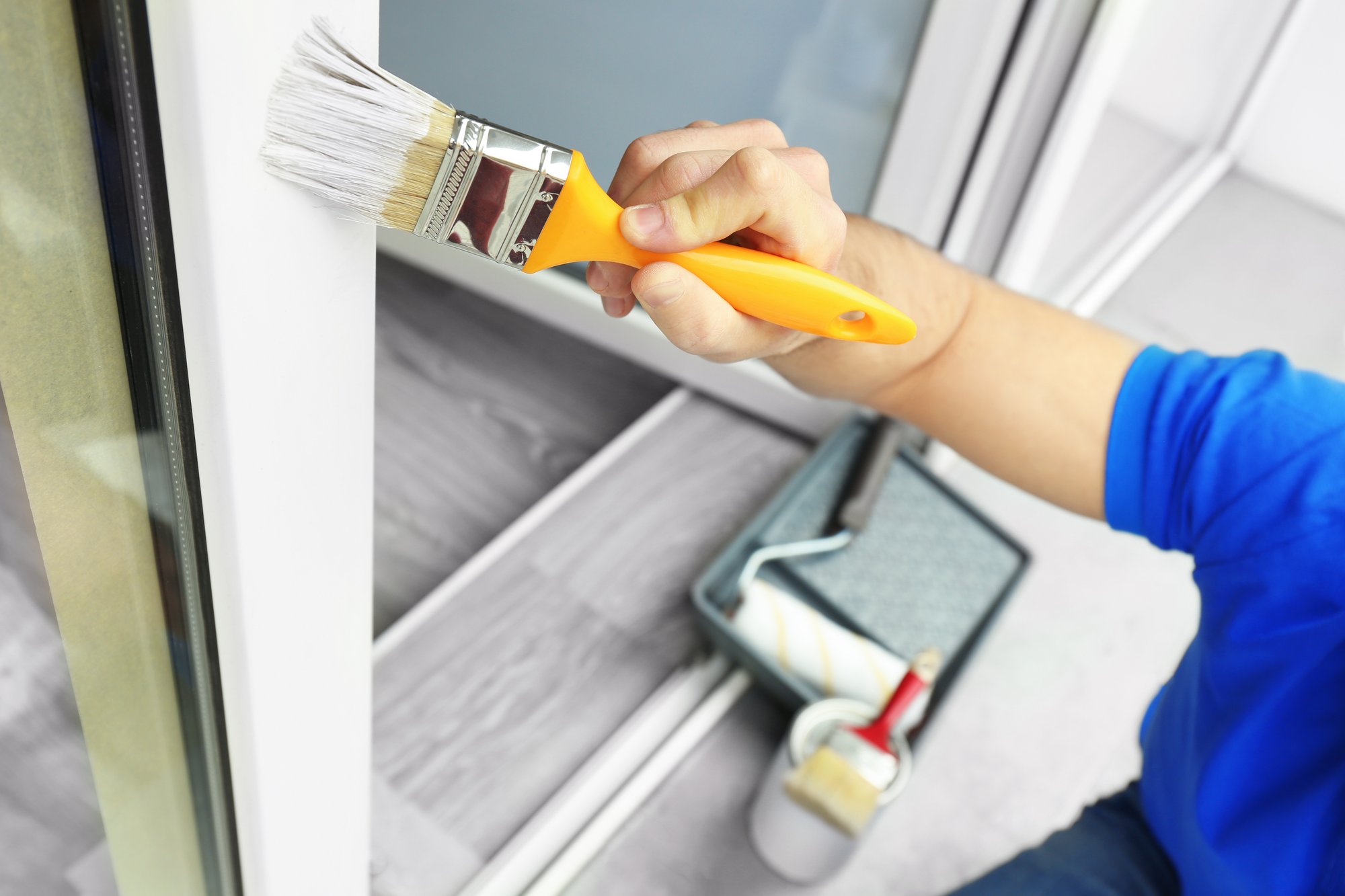 painting door white